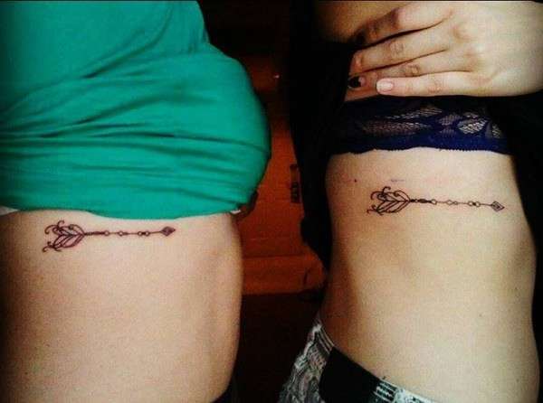 Tatuaje madre e hija flechas