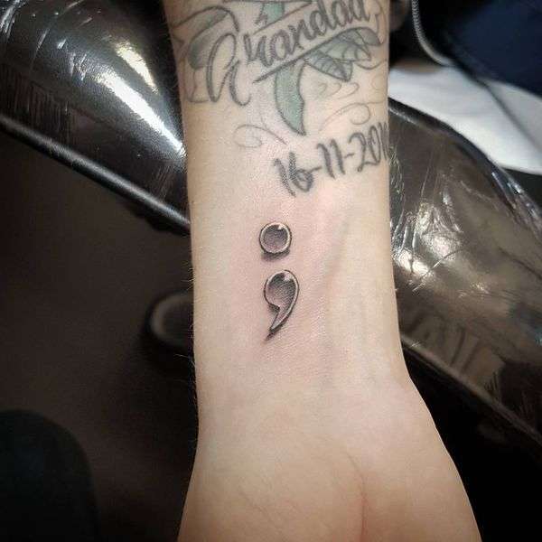 Tatuaje punto y coma 3D