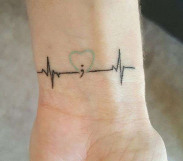 Tatuaje punto y coma ECG