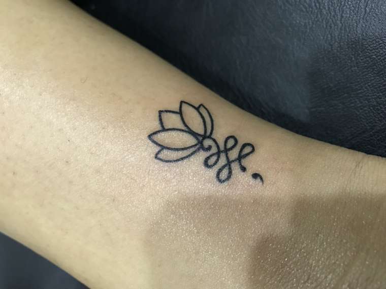 Tatuaje pequeño - flor de loto