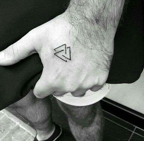 Tatuajes pequeños - triángulos