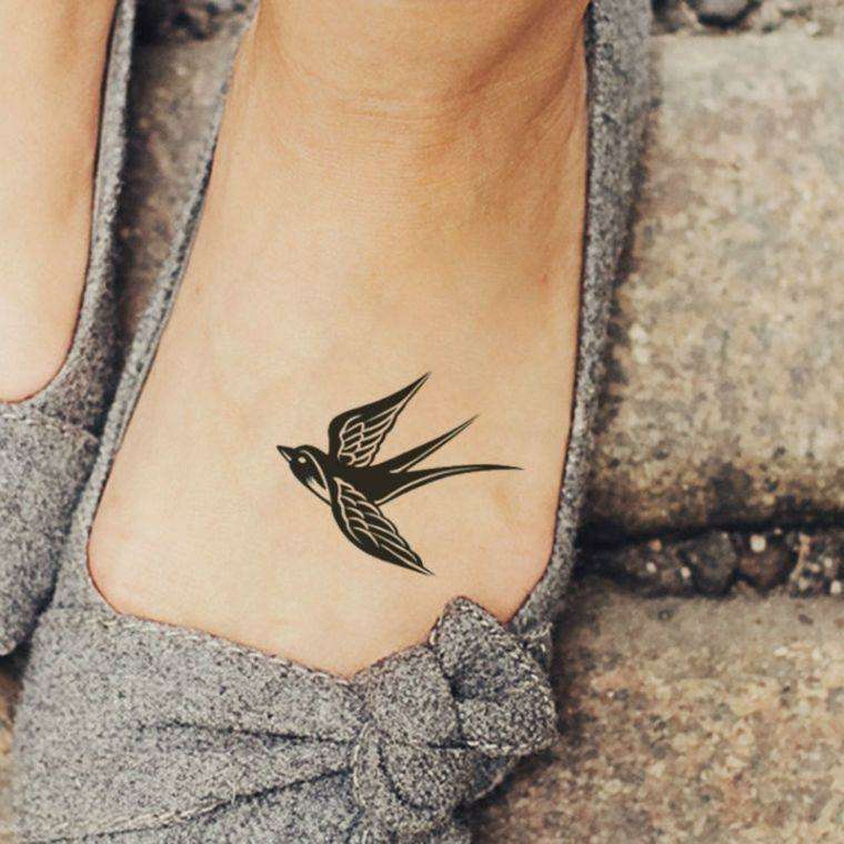 Tatuaje pequeño - golondrina