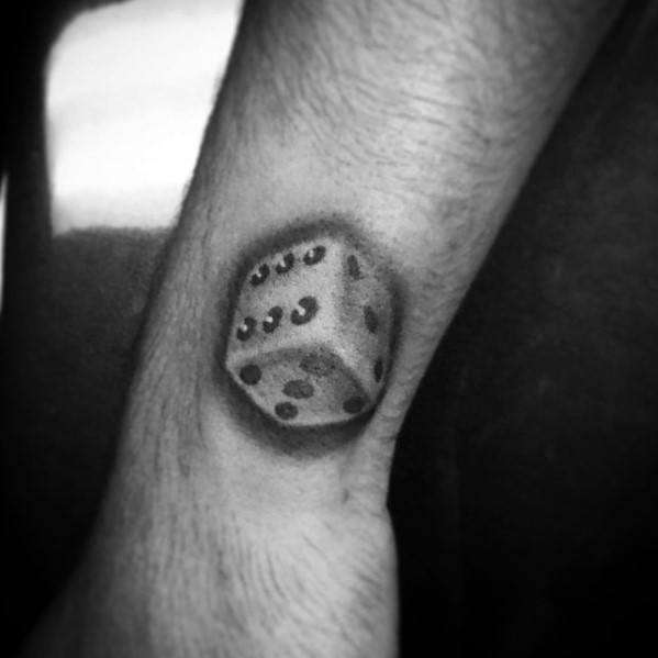 Tatuajes pequeños - dado