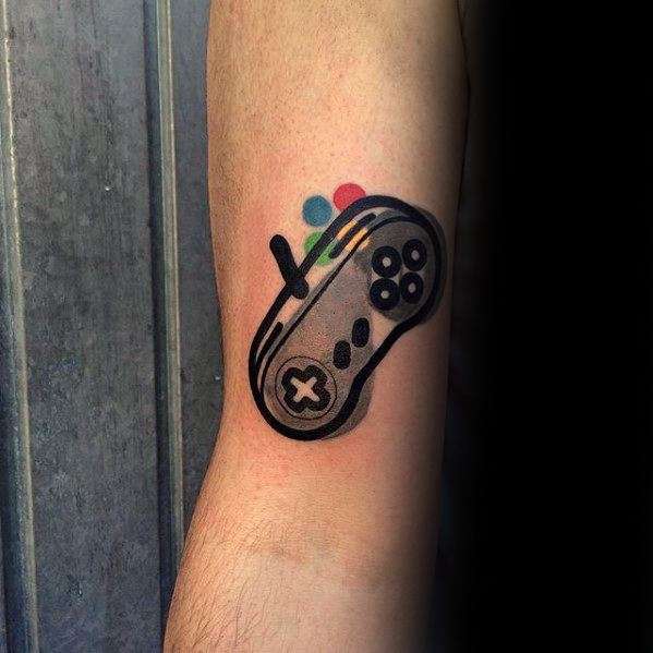 Tatuajes pequeños - mando de consola