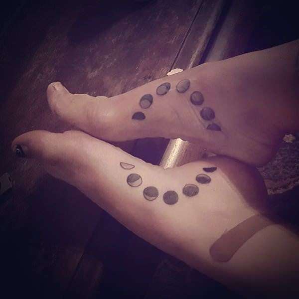 Tatuaje de mejores amigas - fases lunares
