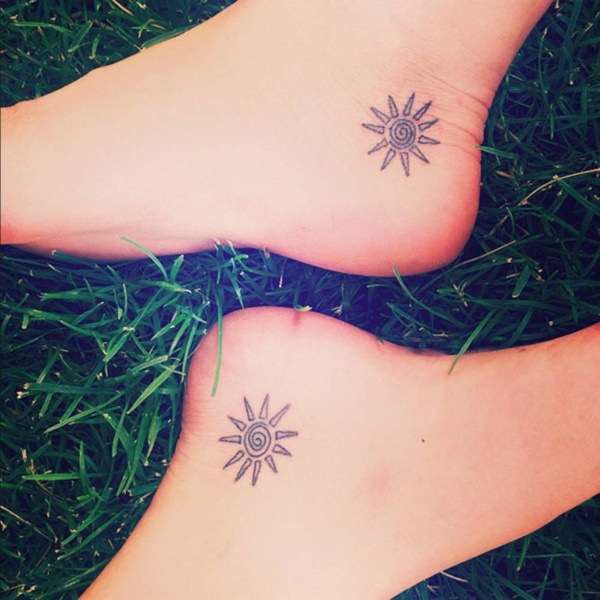 Tatuaje de mejores amigas - sol