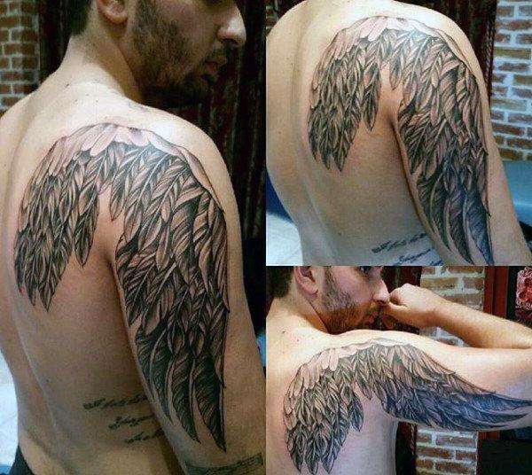 Tatuaje de plumas tipo ala