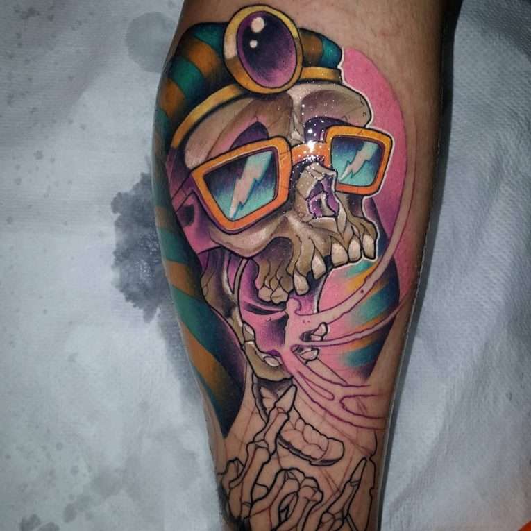 Tatuaje de calavera con lentes