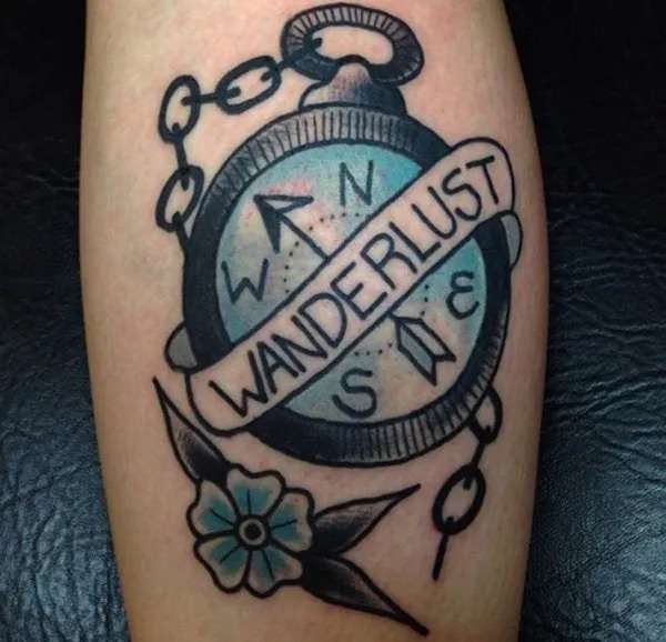 Tatuaje de brújula sencillo