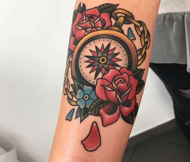 Tatuaje de brújula - Vieja Escuela