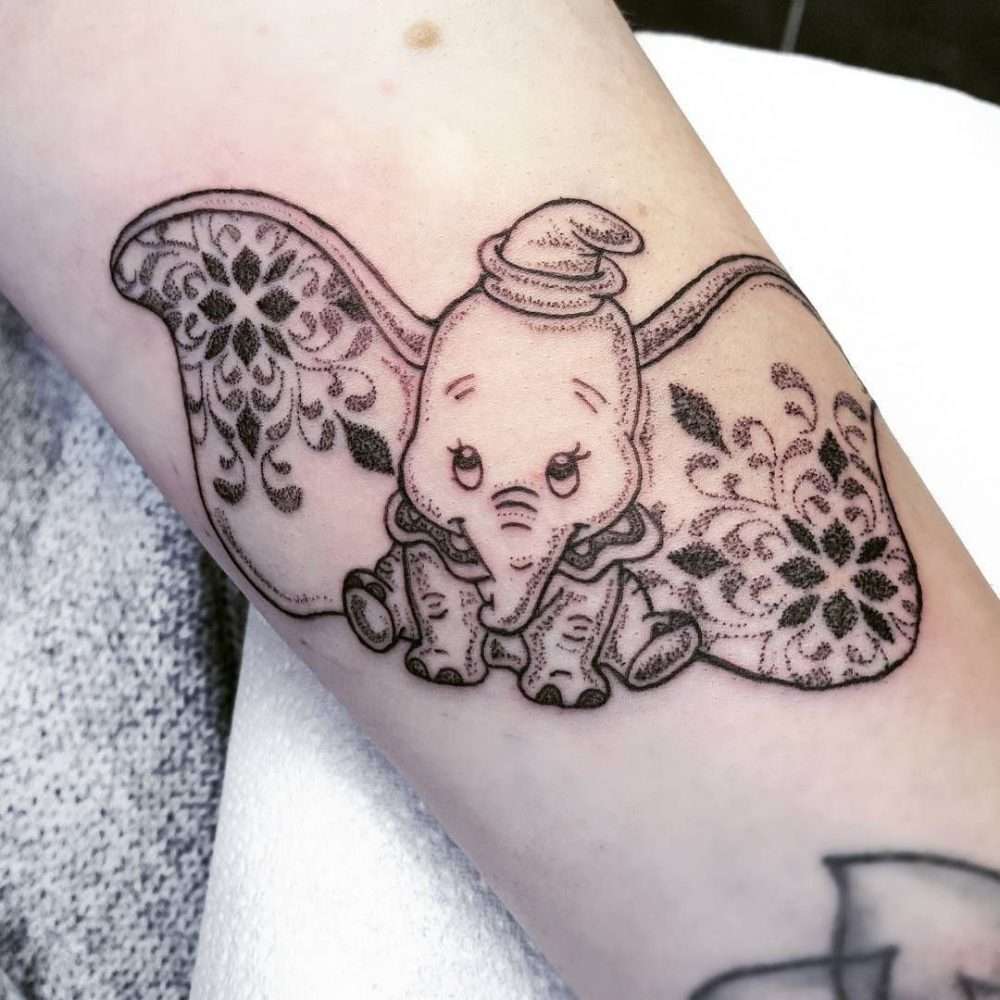 Tatuaje de elefante Dumbo