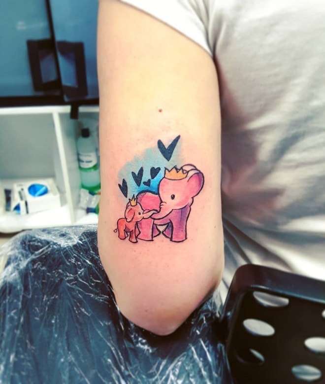Tatuaje de elefante en el brazo