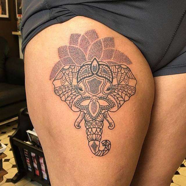 Tatuaje de elefante dotwork