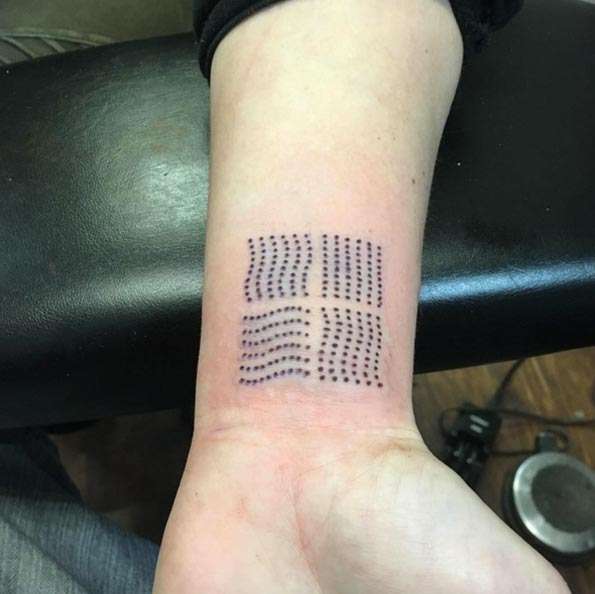 Tatuajes en la muñeca: diseños con puntos