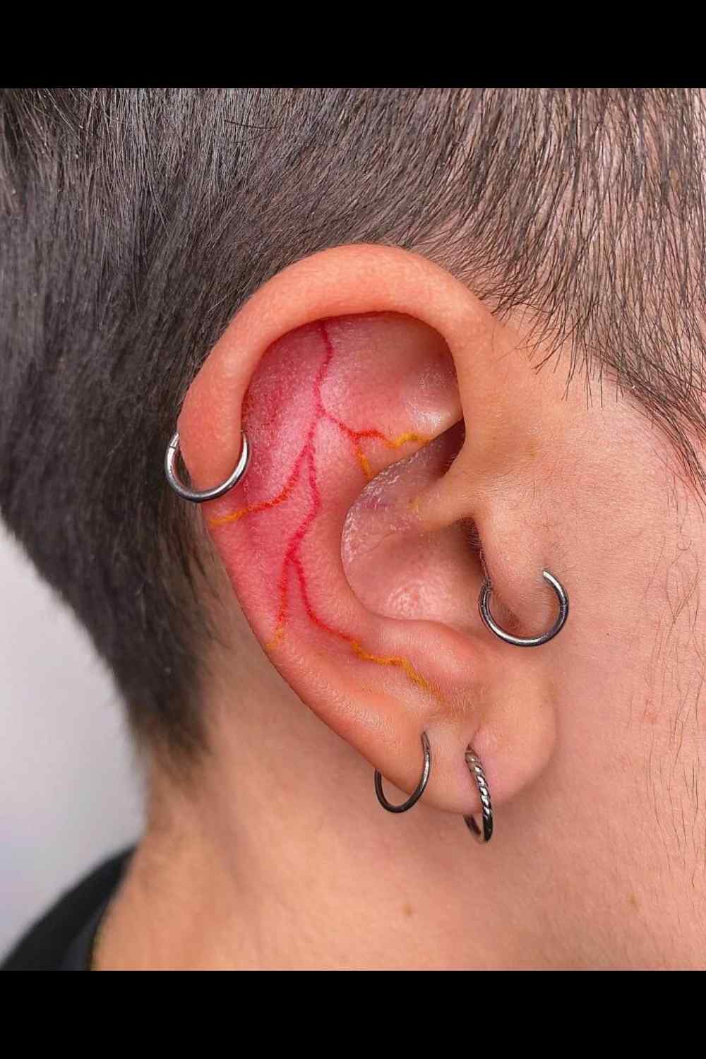 tatuajes en el oído