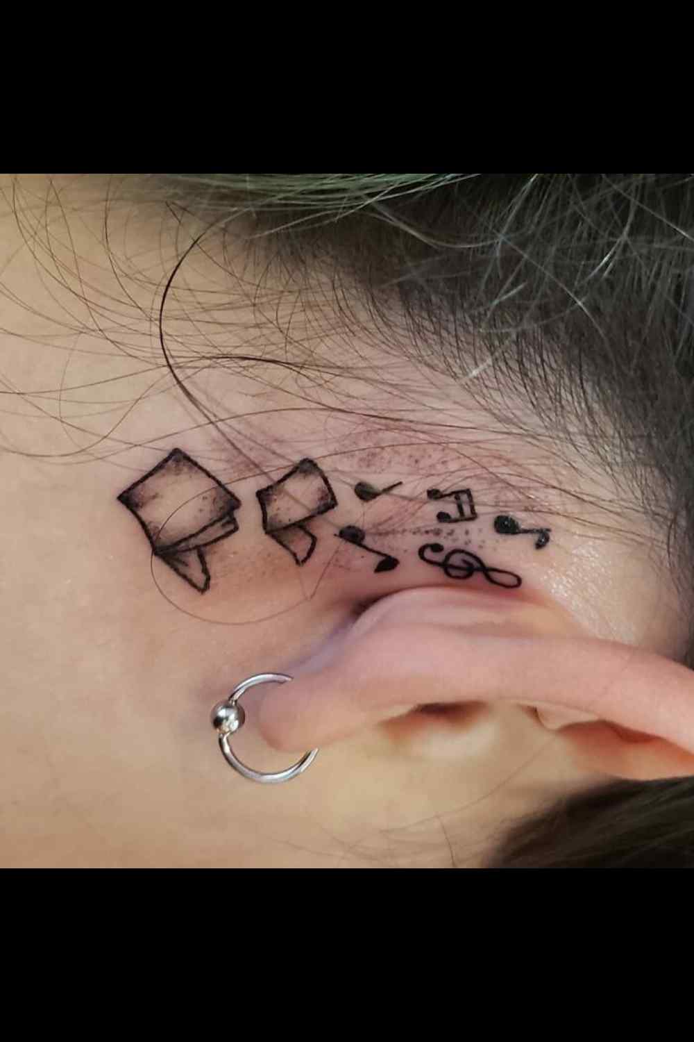 tatuajes en el oído