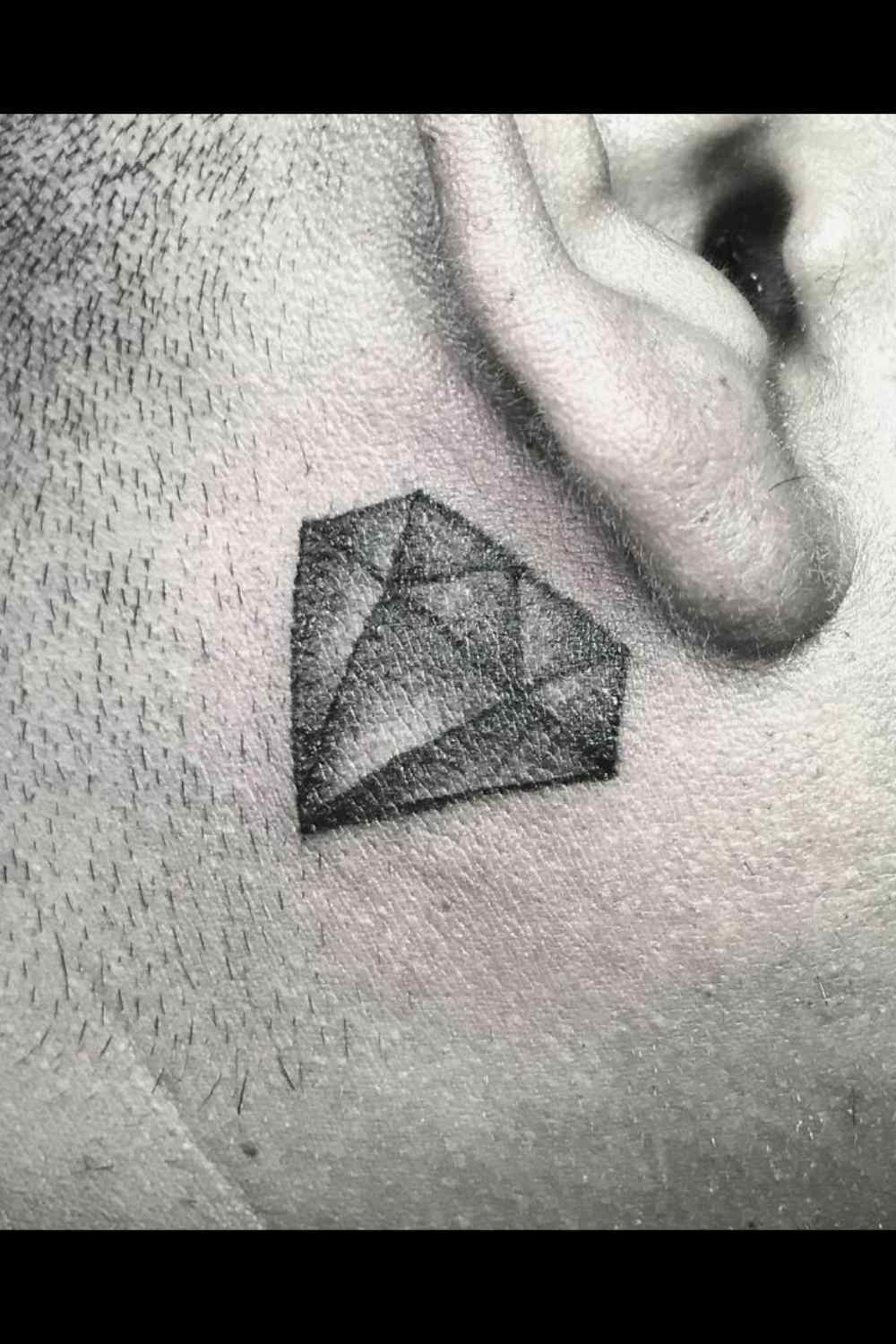 tatuajes en el oído