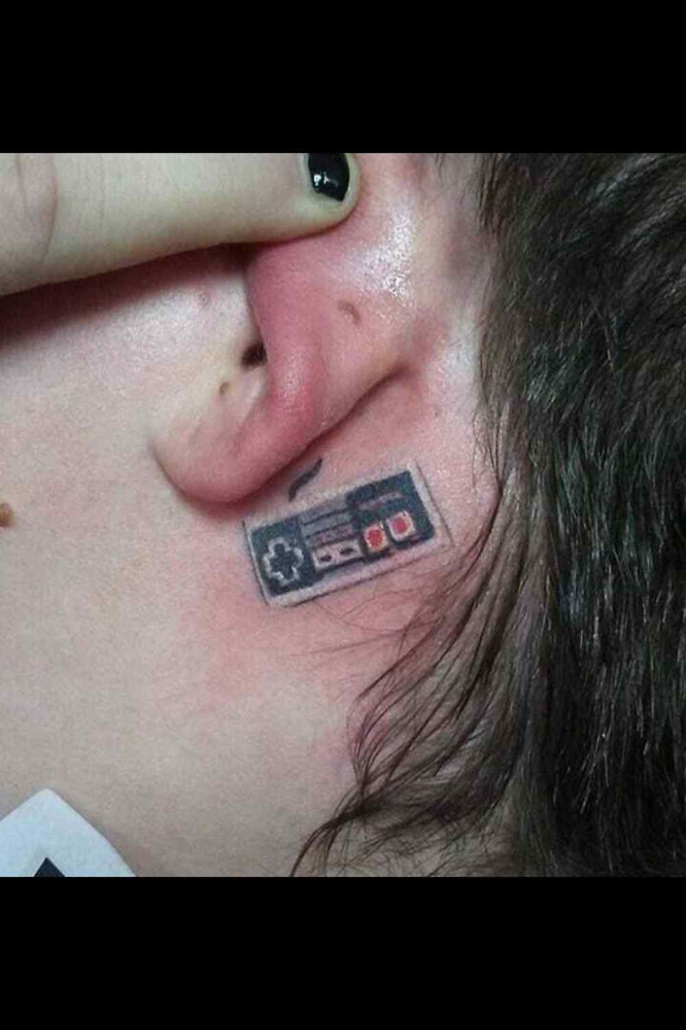 tatuajes en el oído